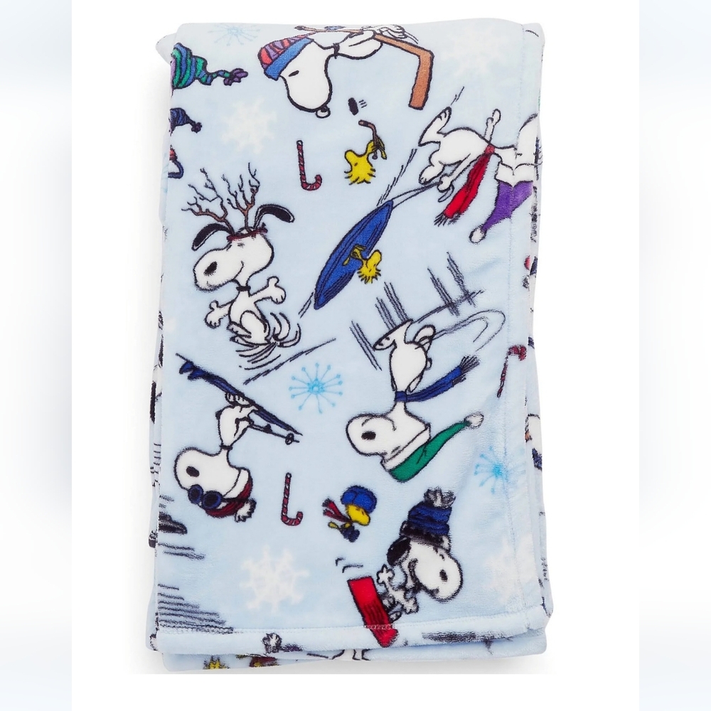 Exclusive Vera Bradley Snoopy Holiday Snow Ski Winter Fun Blanket-NWT
